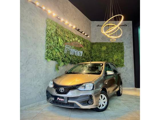 TOYOTA ETIOS 1.3 X STANDARD 16V FLEX 4P MANUAL TOYOTA ETIOS 1.3 X STANDARD 16V FLEX 4P MANUAL